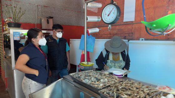 Autoridad municipal realiza inspecciones para garantizar la calidad de los productos de mar en temporada de Cuaresma