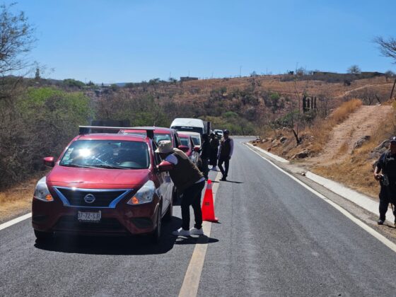 Continúa Procuraduría Ambiental con acciones de concientización a conductores en carreteras y caminos del municipio