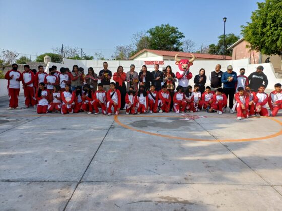 Autoridad municipal transforma espacios y fomenta el deporte estudiantil