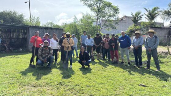 Vecinos de la Colonia La Loma contribuyeron a la siembra de árboles y limpieza de río