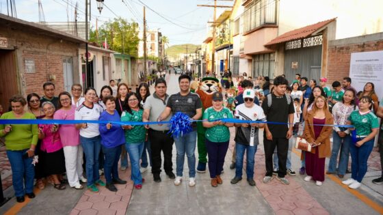 Calle Micaela Galindo fue entregada por el presidente Luis de León Martínez Sánchez