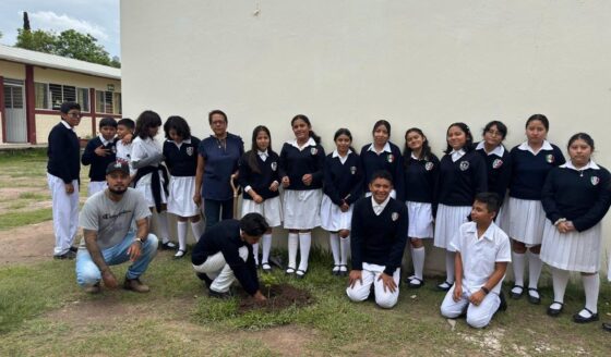 Estudiantes de Secundaria Benito Juárez realizaron reforestación en conmemoración del Día del Árbol