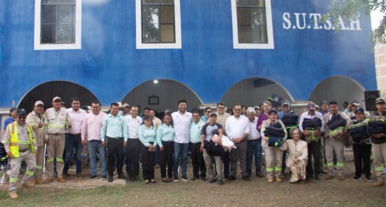 Cumple el Ayuntamiento con la entrega de uniformes a personal sindicalizado