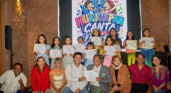 Presidente Luis de León Martínez Sánchez acompañó el primer concurso de canto infantil en Huajuapan