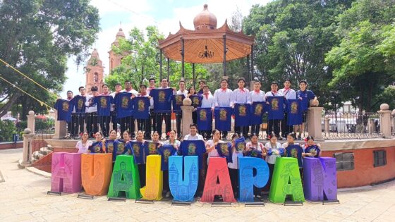 Brinda el presidente municipal Luis de León Martínez Sánchez apoyo y motivación a la delegación municipal del Jarabe Mixteco 2026