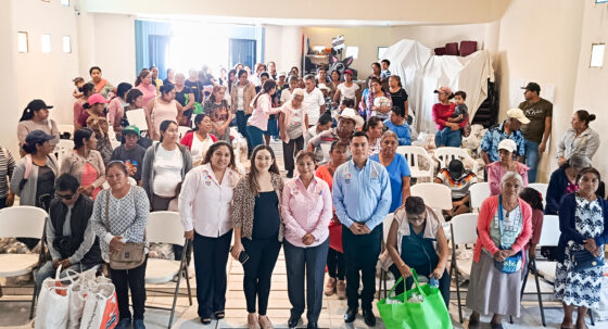 Reciben familias de Huajuapan programas alimentarios a través del DIF municipal